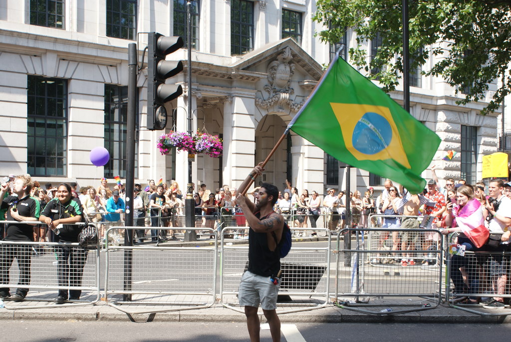 Brasileiros em Londres: divisões de classe, Brexit e o esquema de